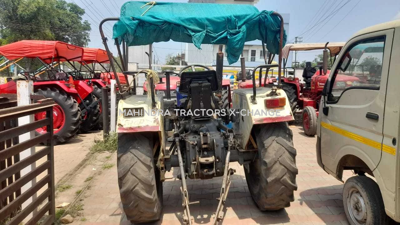 2013 Swaraj 834 XM-4