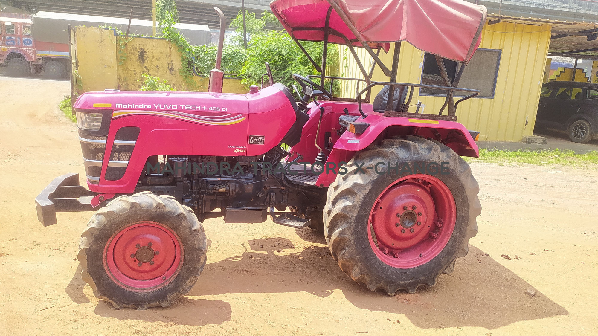2022 Mahindra YUVO TECH + 405 DI-5
