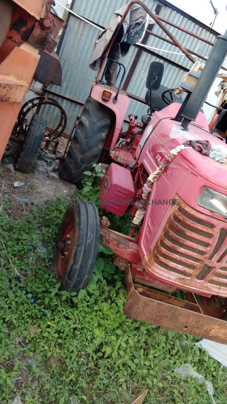 2011 Mahindra 475 DI-3