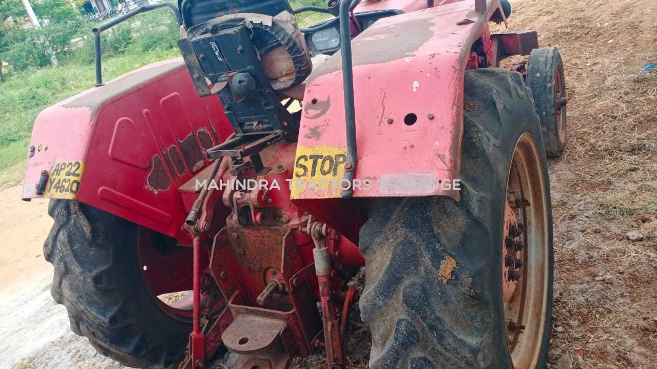 2011 Mahindra 475 DI-2