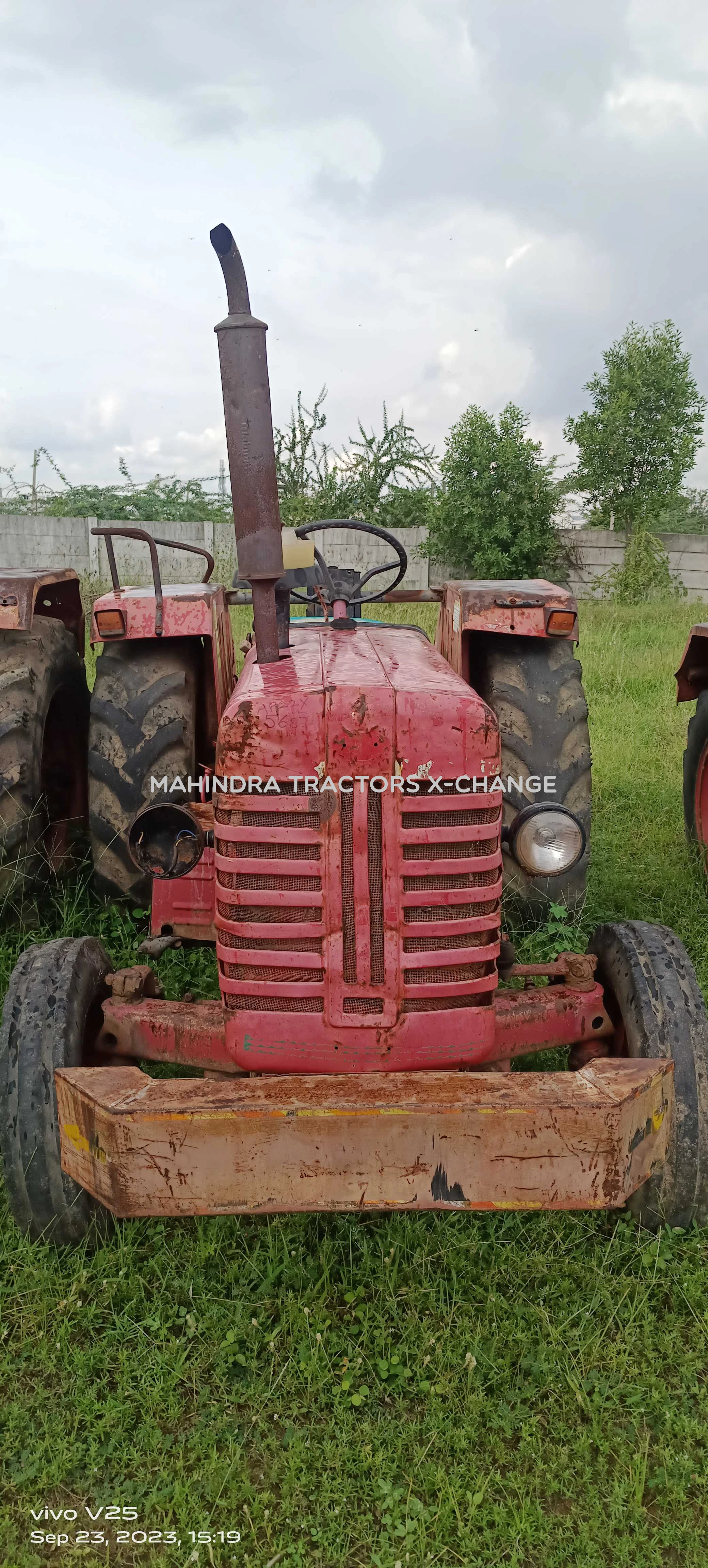 2011 Mahindra 475 DI-1