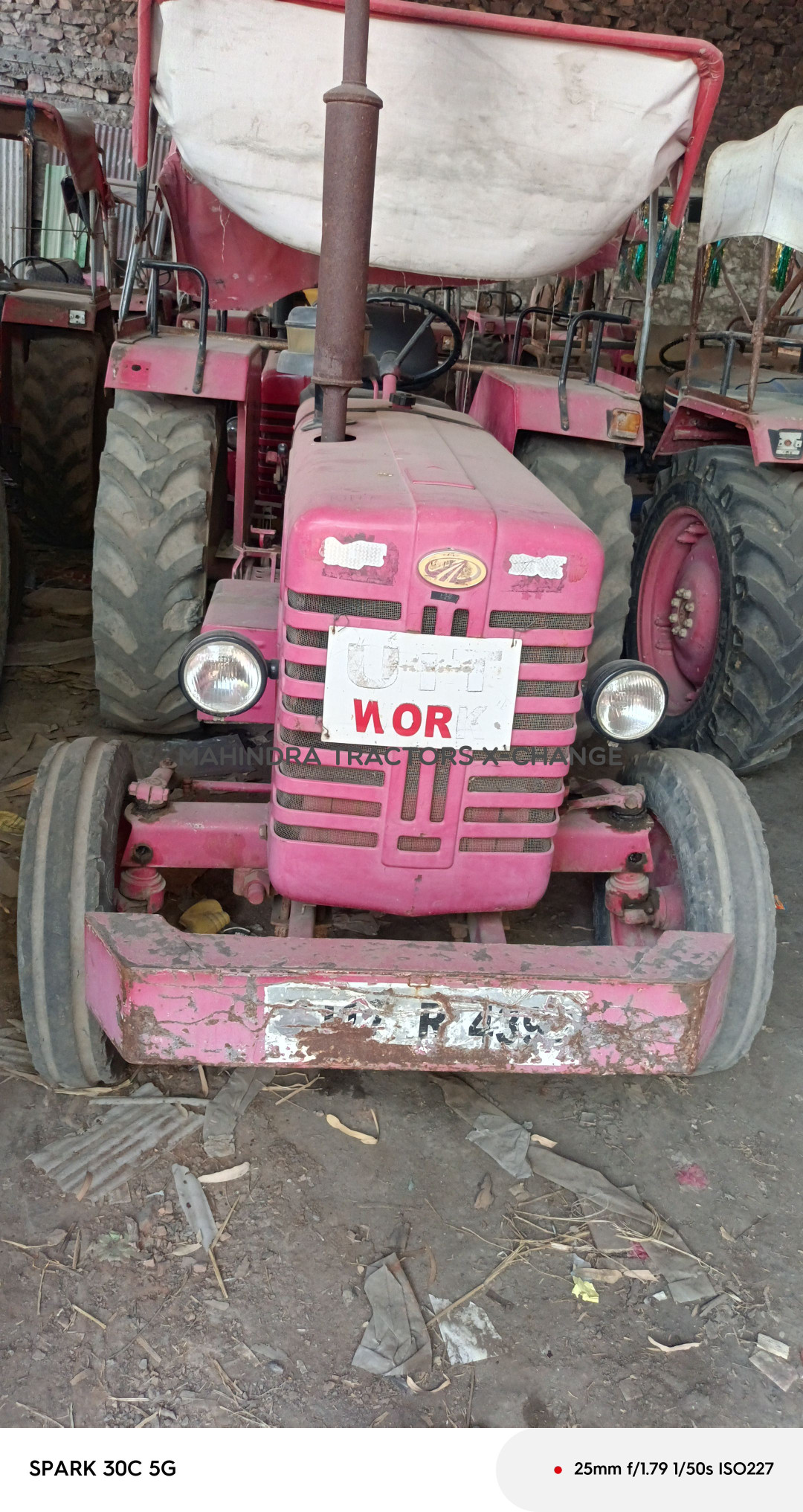 2001 Mahindra 275 DI-4