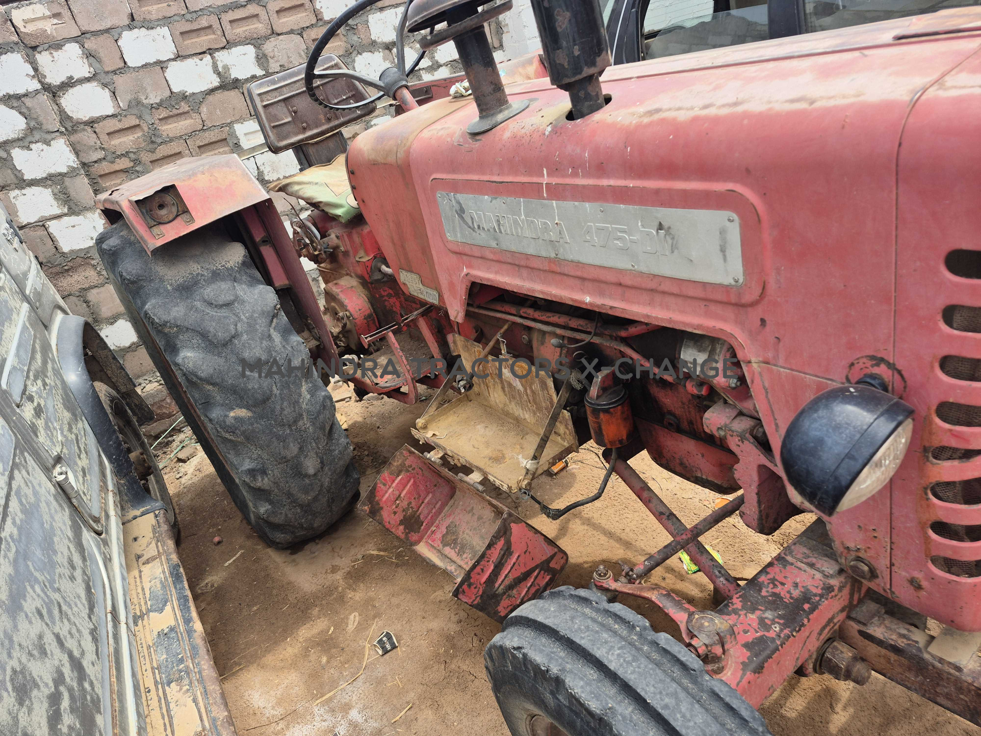 2000 Mahindra 475 DI-3