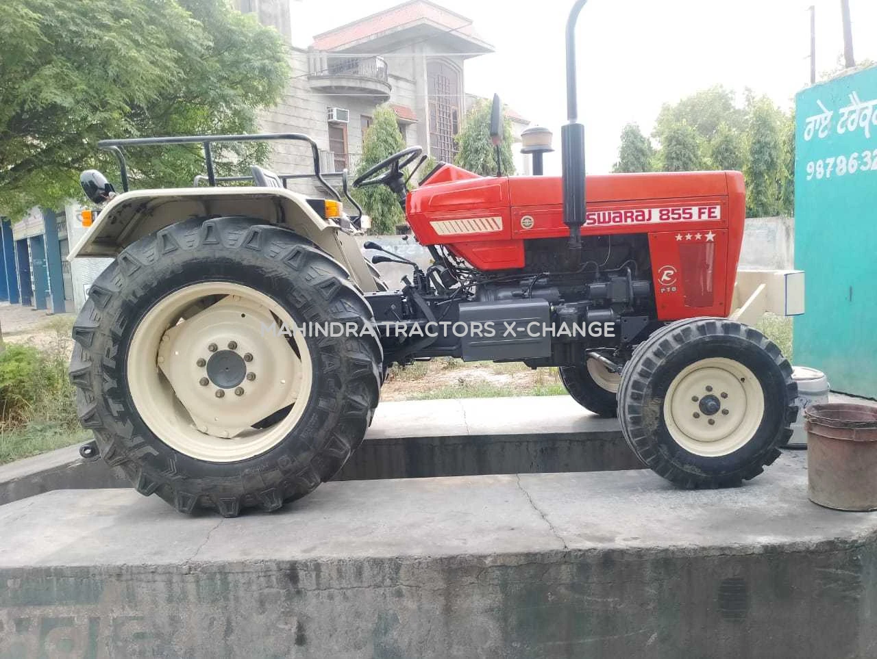 2017 Swaraj 855 FE-1