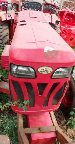 2001 Mahindra 275 DI TU-3