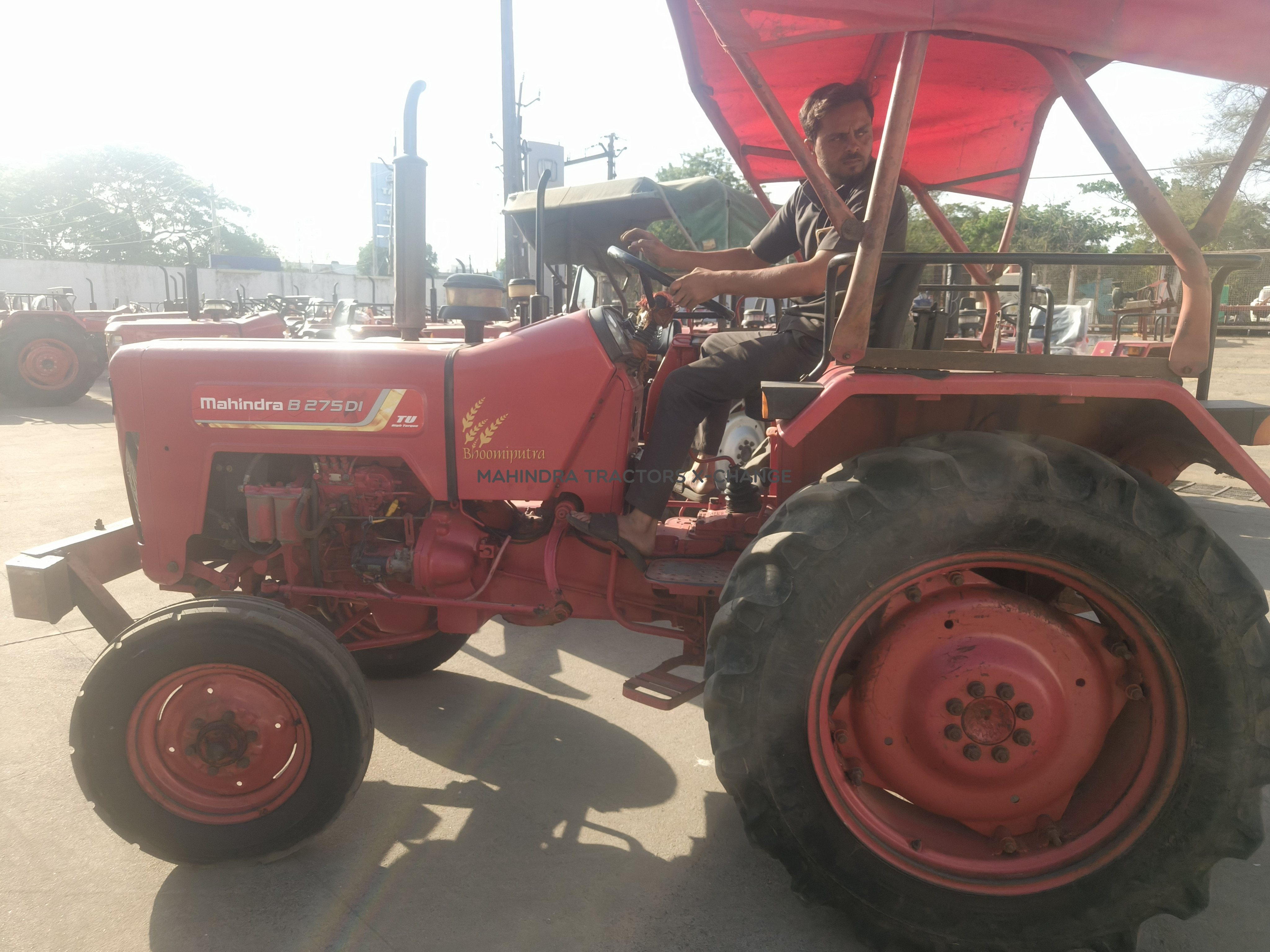 2019 Mahindra 275 DI-4