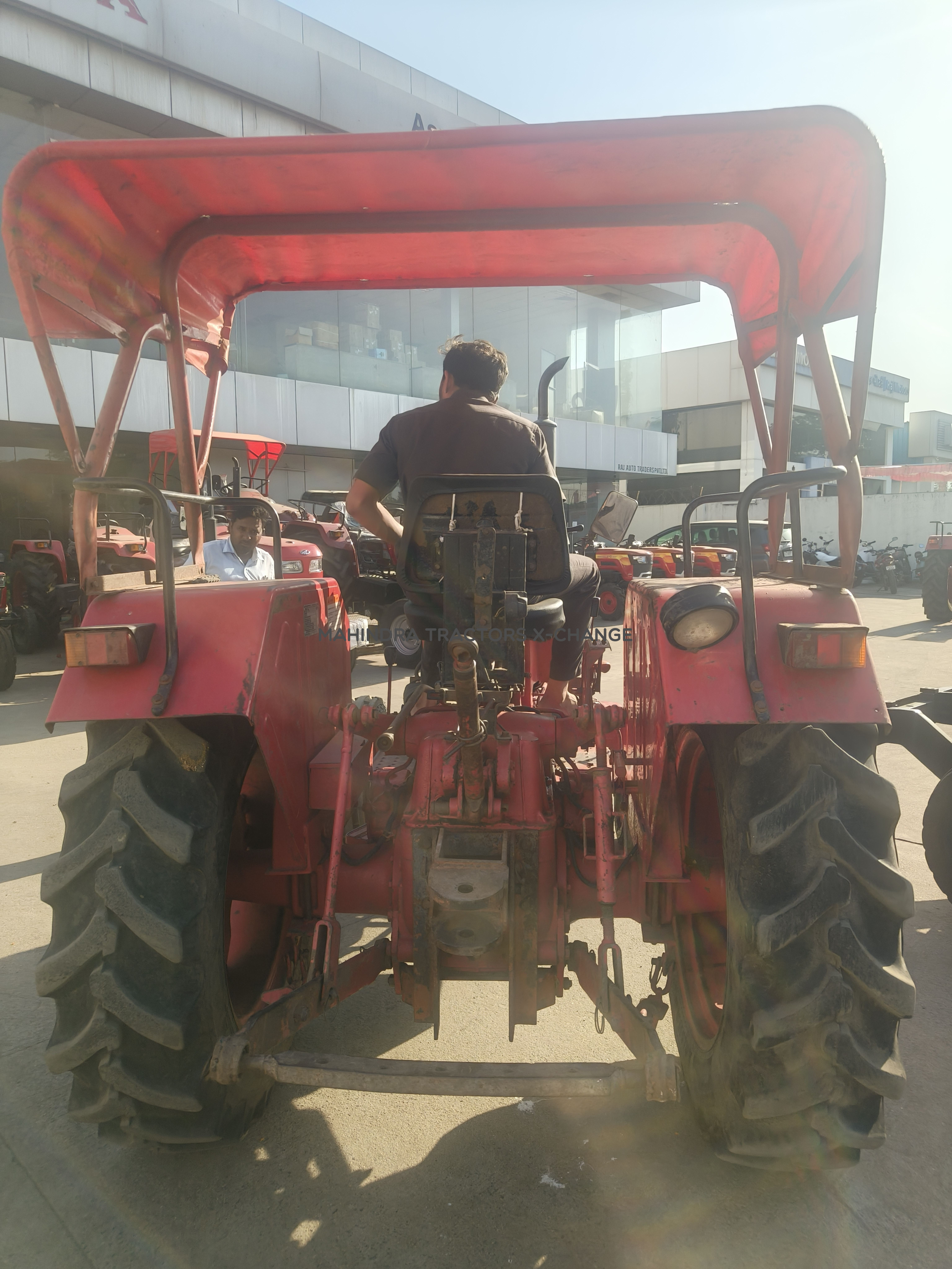 2019 Mahindra 275 DI-2