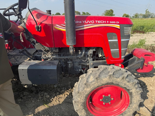 2023 Mahindra YUVO 585 DI 4WD-3