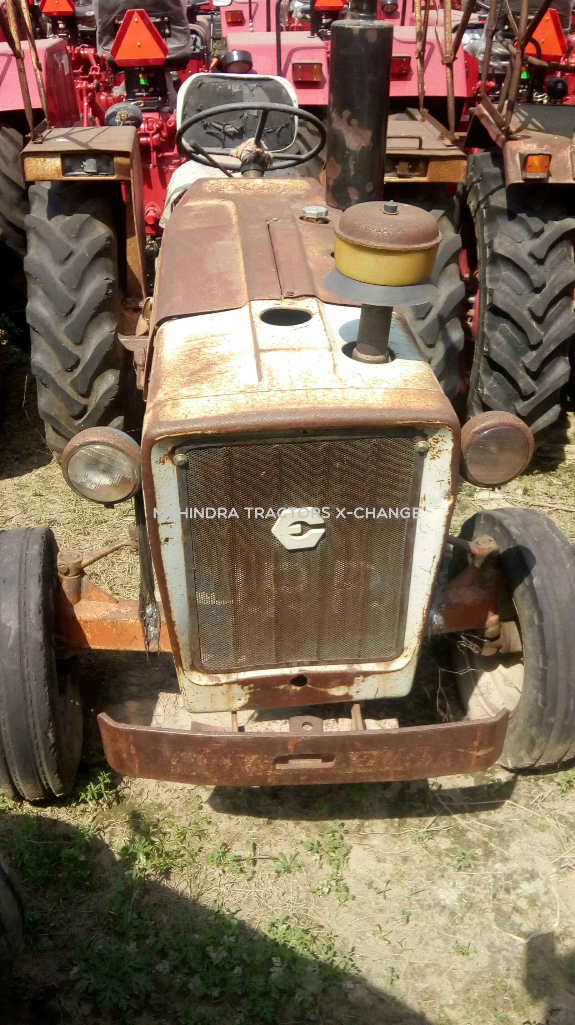 2000 Escorts Steeltrac-1