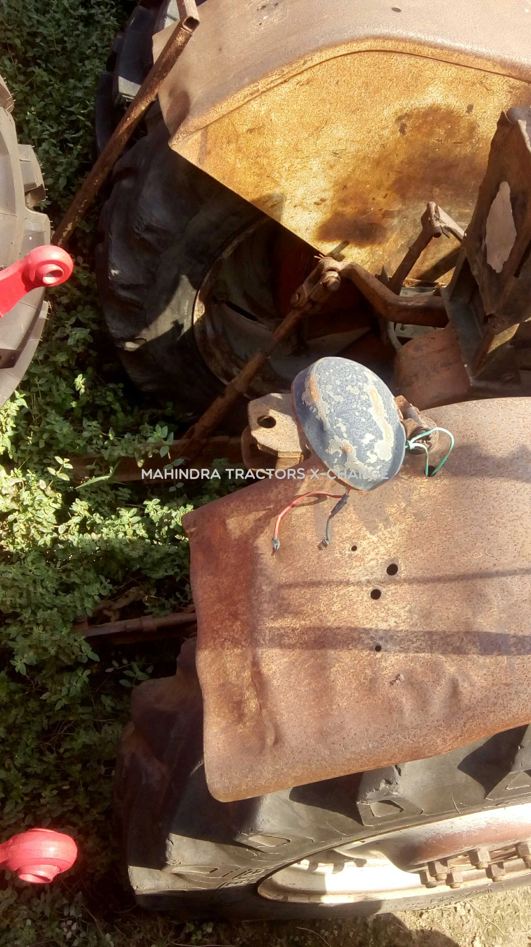 2000 Escorts Steeltrac-4