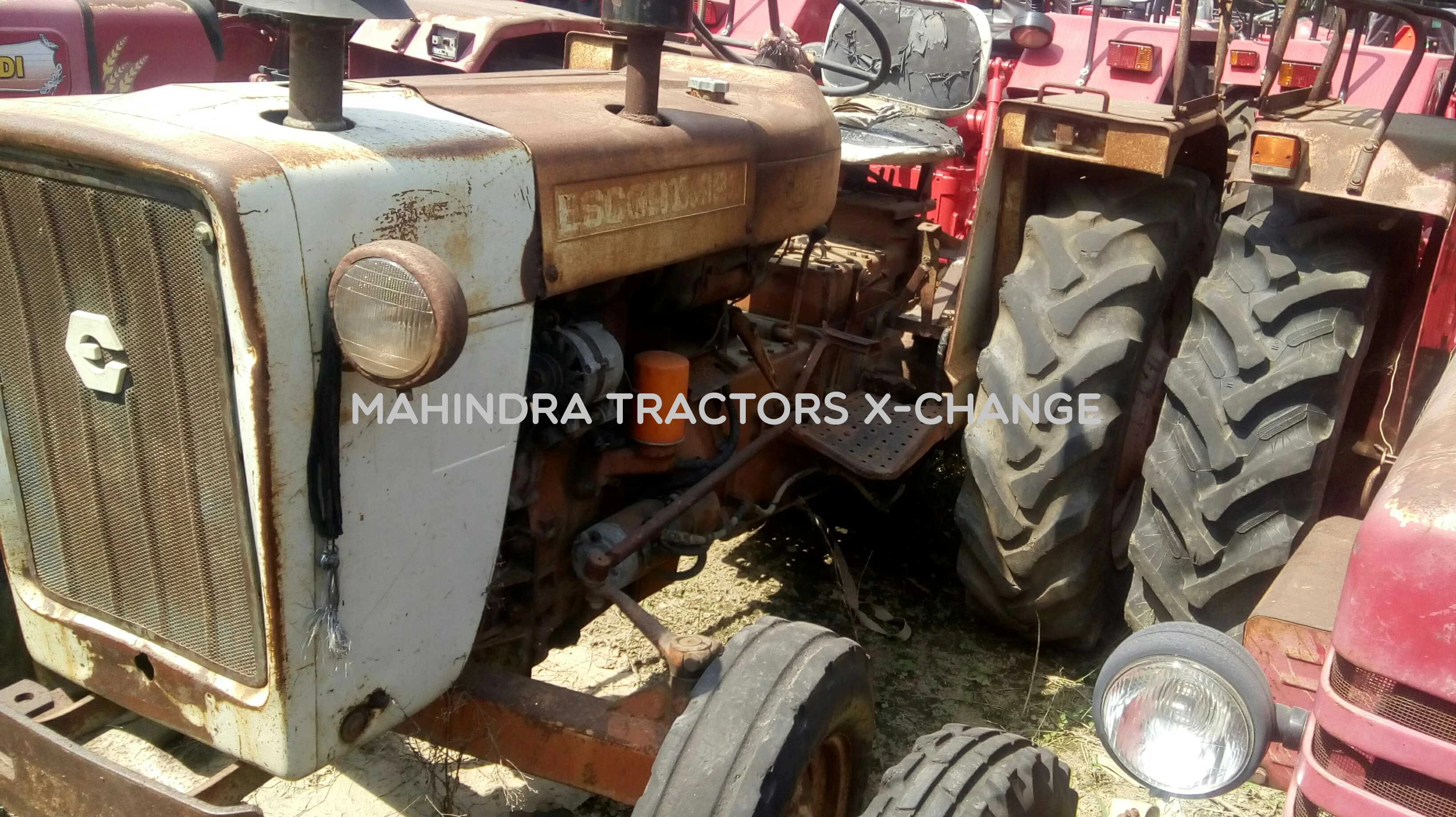 2000 Escorts Steeltrac-2