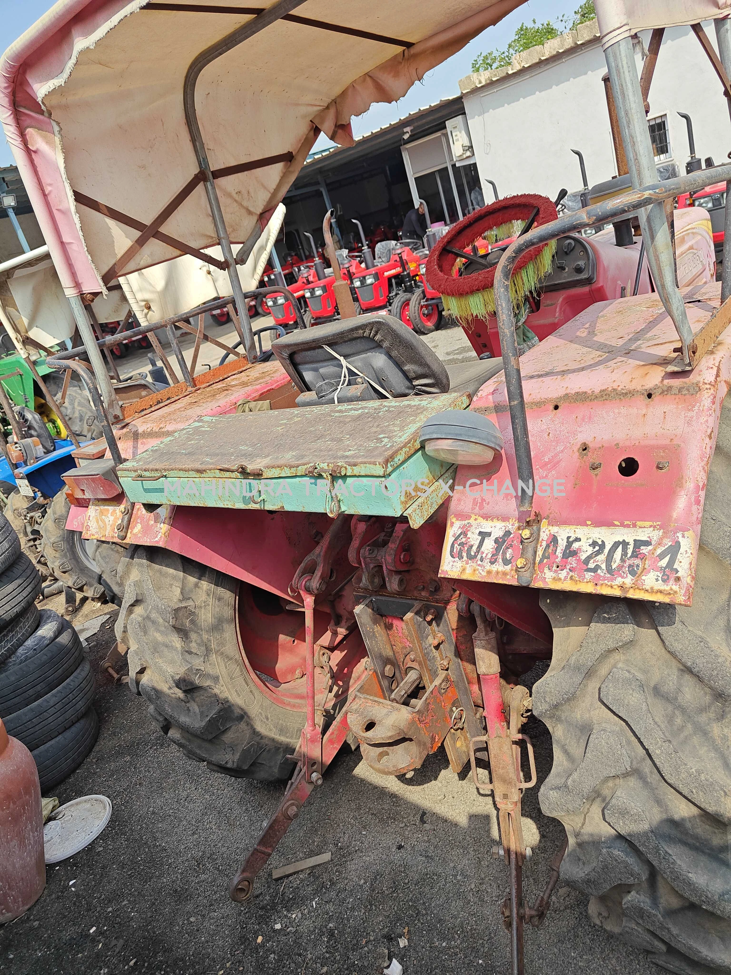 2011 Mahindra 275 DI TU-4