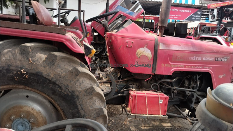 2011 Mahindra 595 DI NST-2