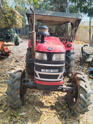 2021 Mahindra YUVO TECH + 585DI-4