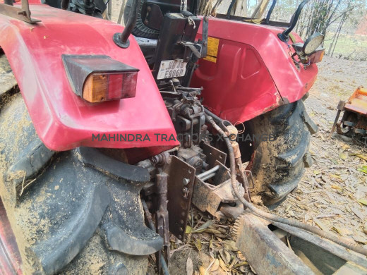 2021 Mahindra YUVO TECH + 585DI-2