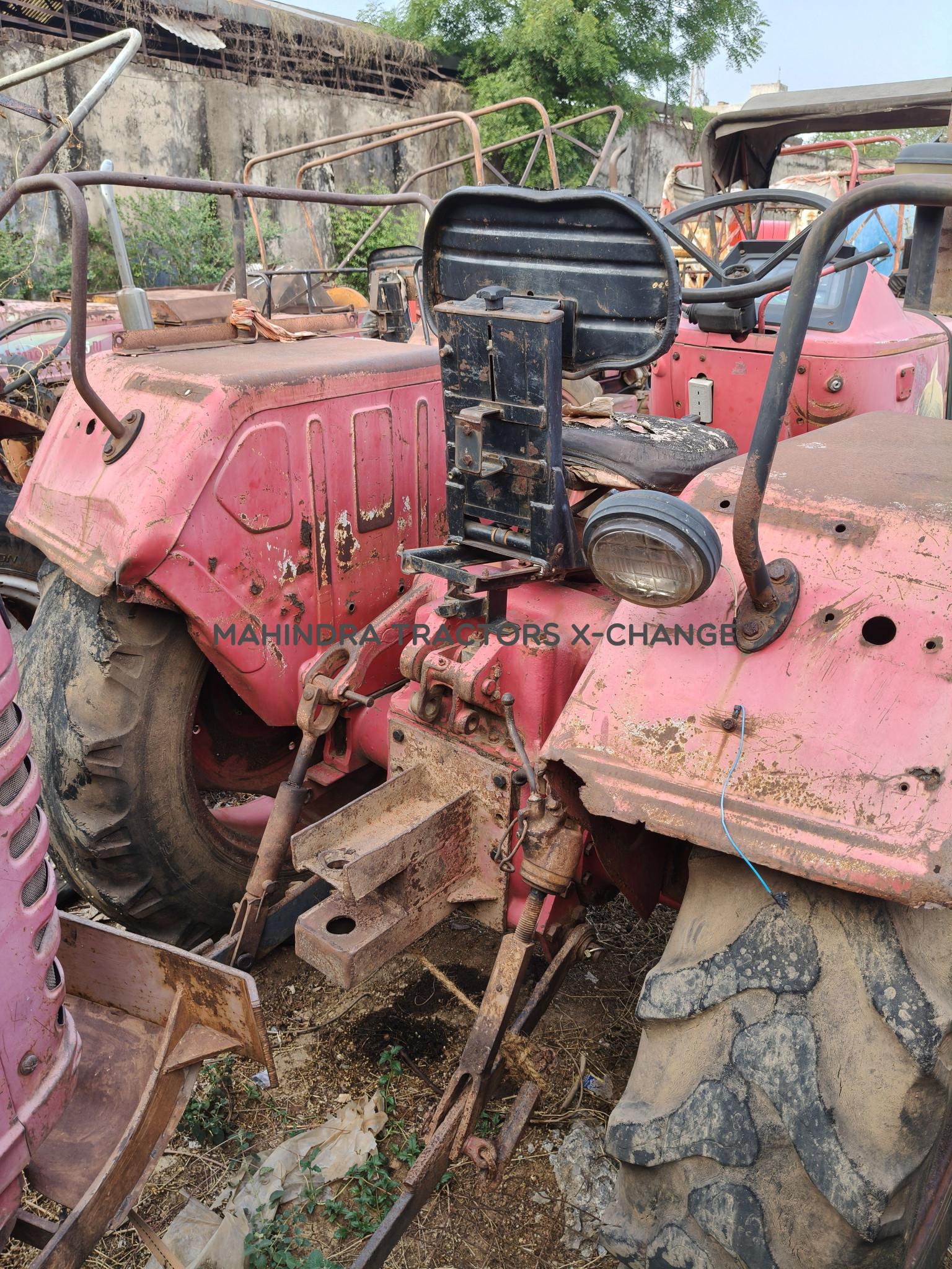 2010 Mahindra 275 DI NST-4