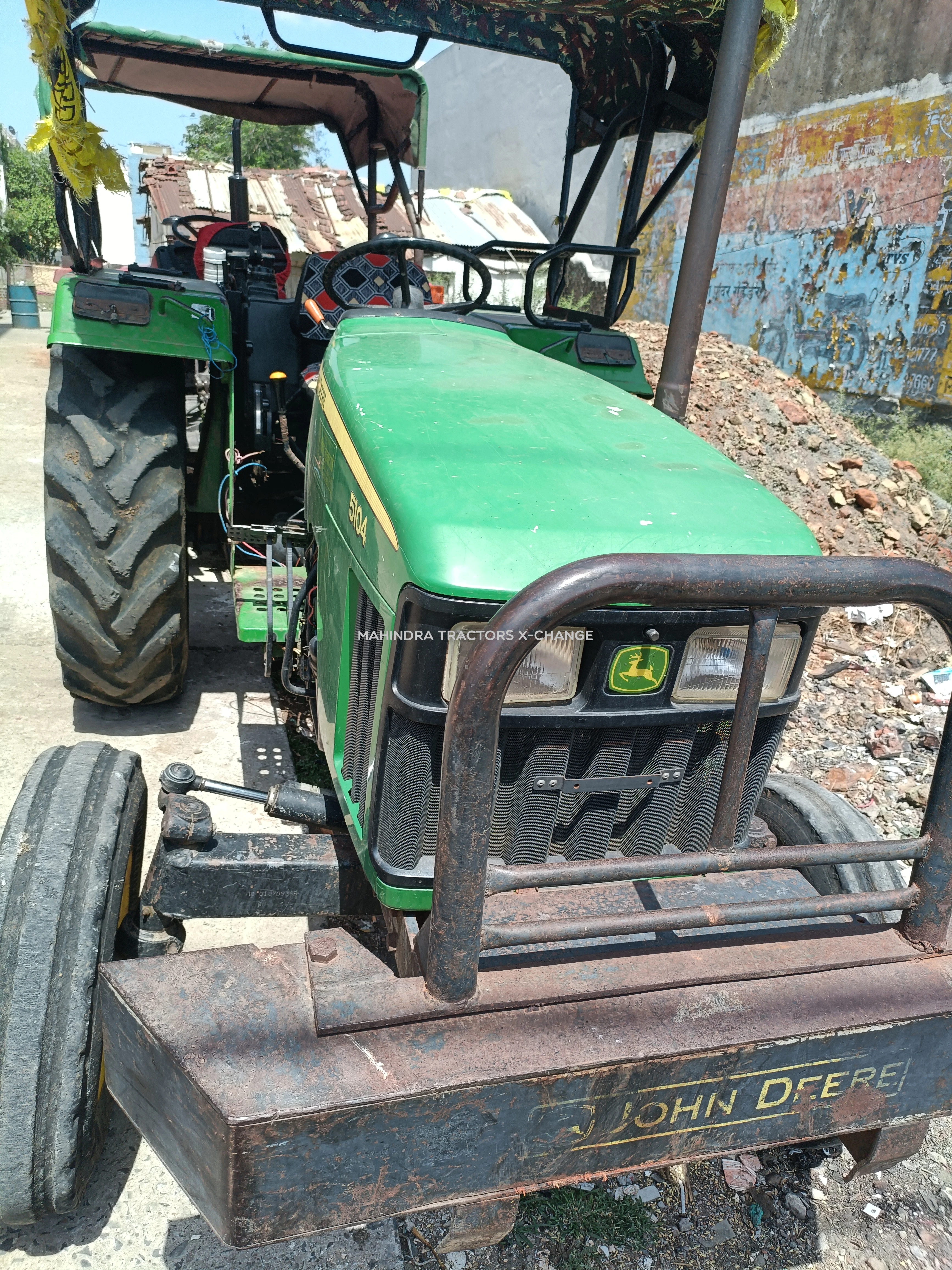 2011 John deere 5105-1