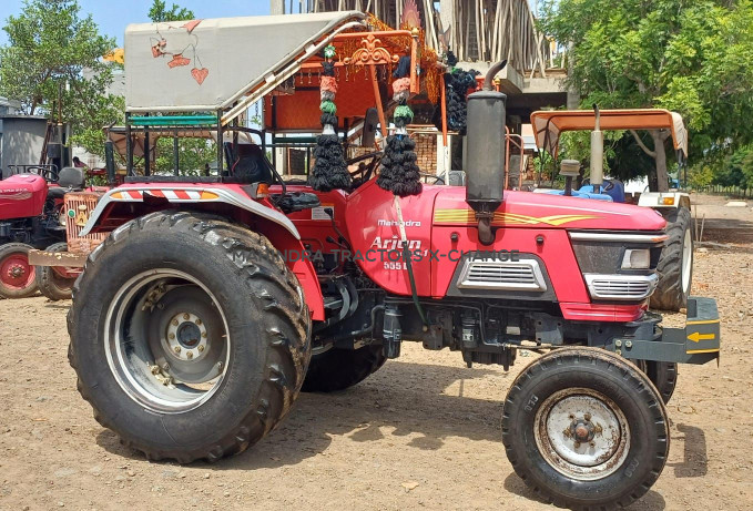 2019 Mahindra 555 ULTRA-2
