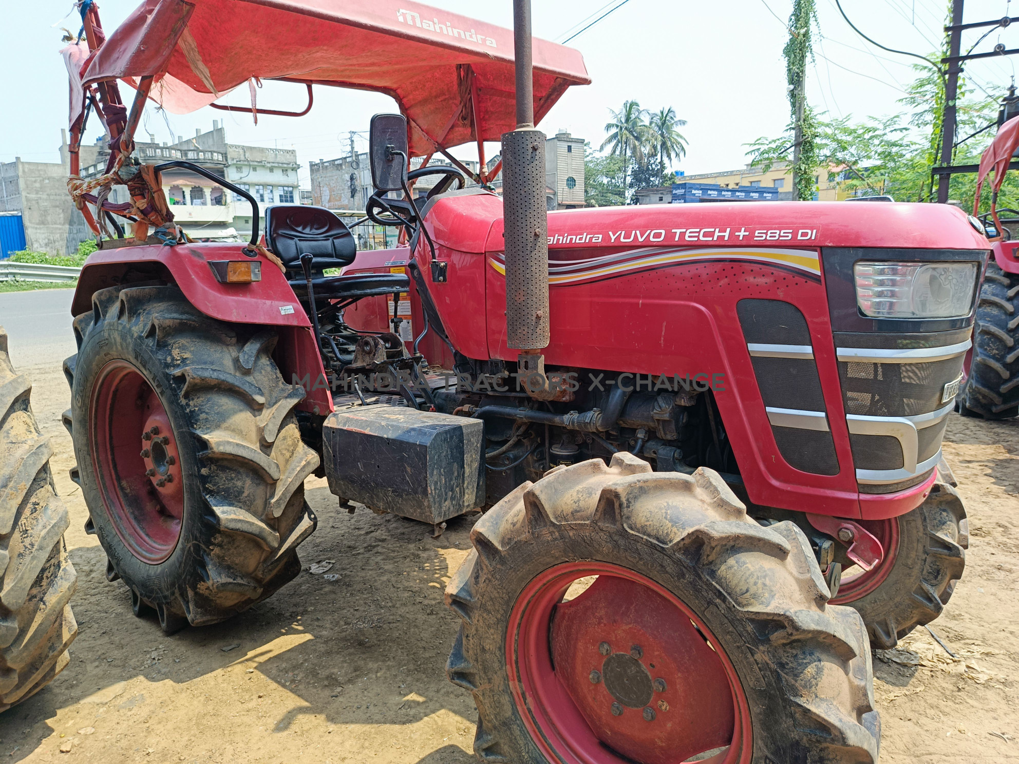 2022 Mahindra YUVO TECH + 585DI-3
