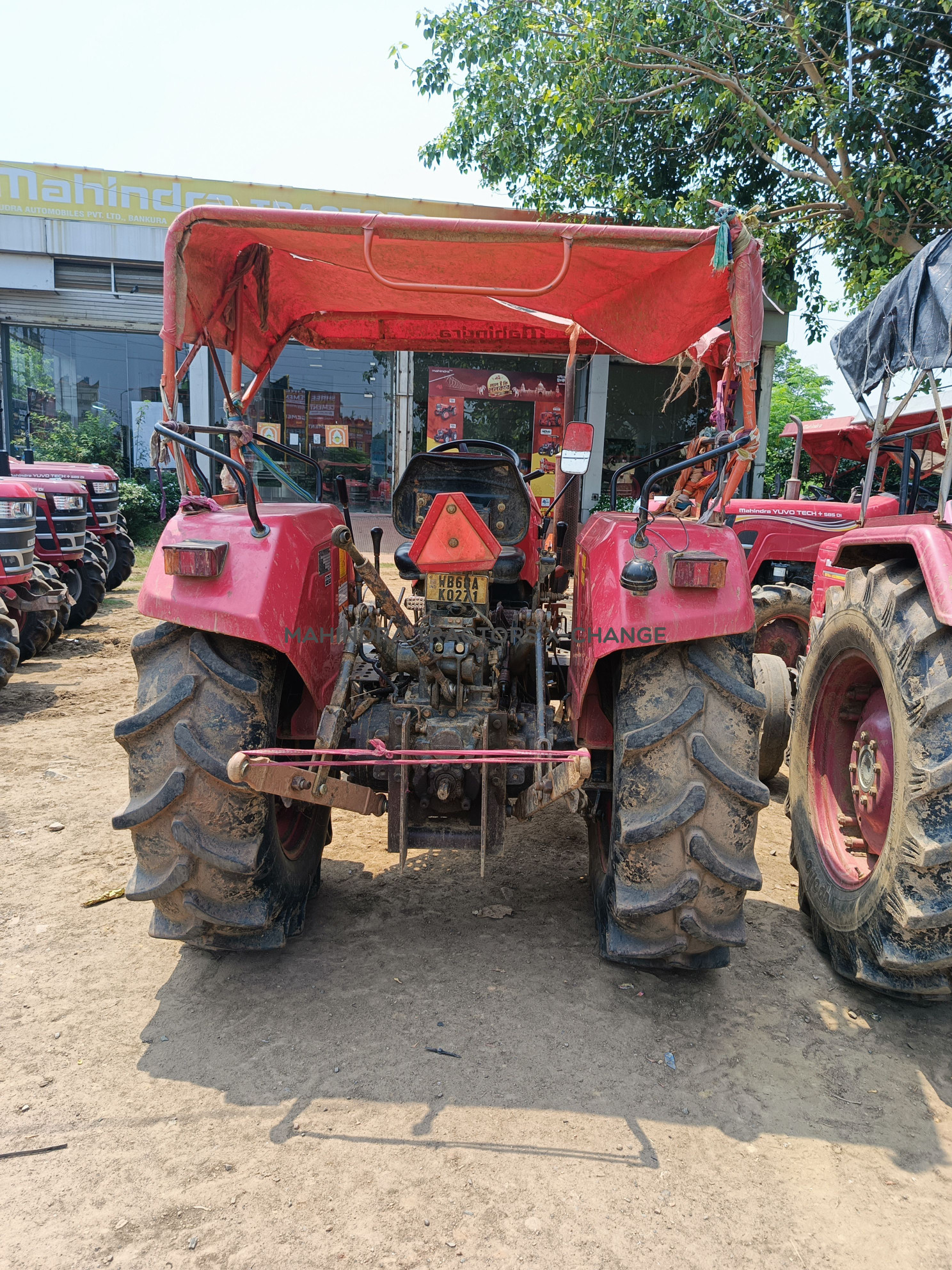 2022 Mahindra YUVO TECH + 585DI-4