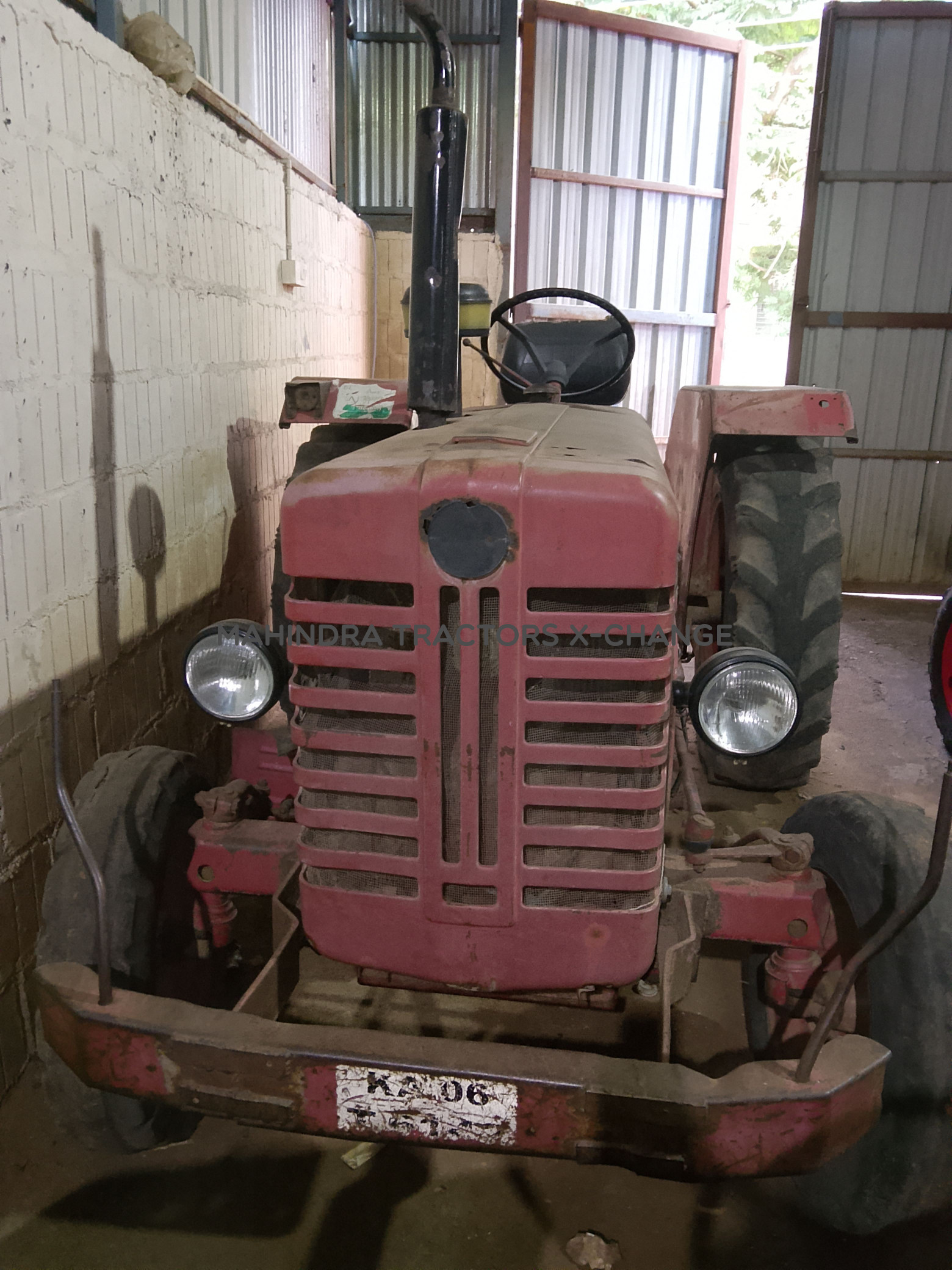 1999 Mahindra 275 DI BP-4