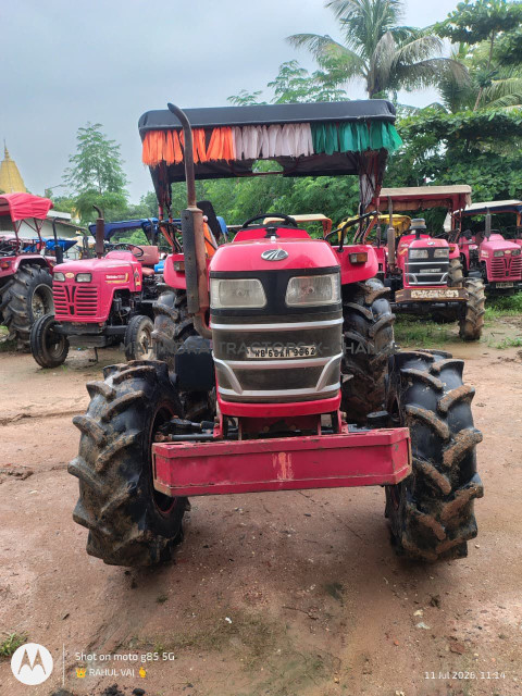 2023 Mahindra YUVO TECH + 585DI-2