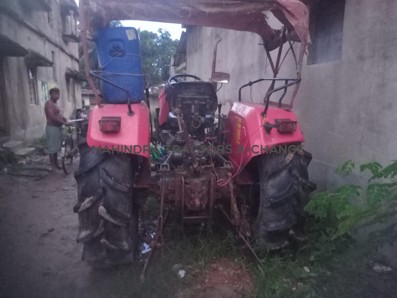 2023 Mahindra YUVO TECH + 585DI-3