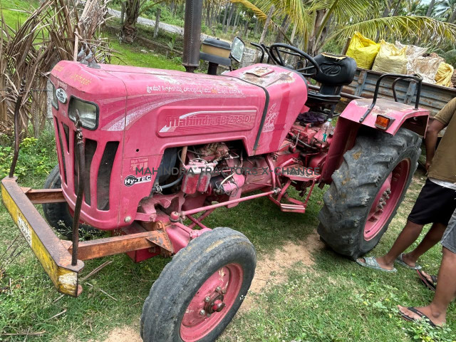 2000 Mahindra 275 DI BP-3