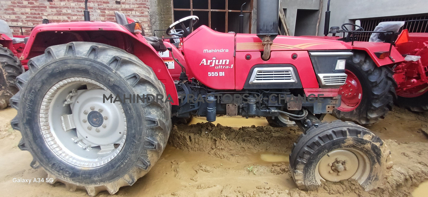 2021 Mahindra 555 ULTRA-4