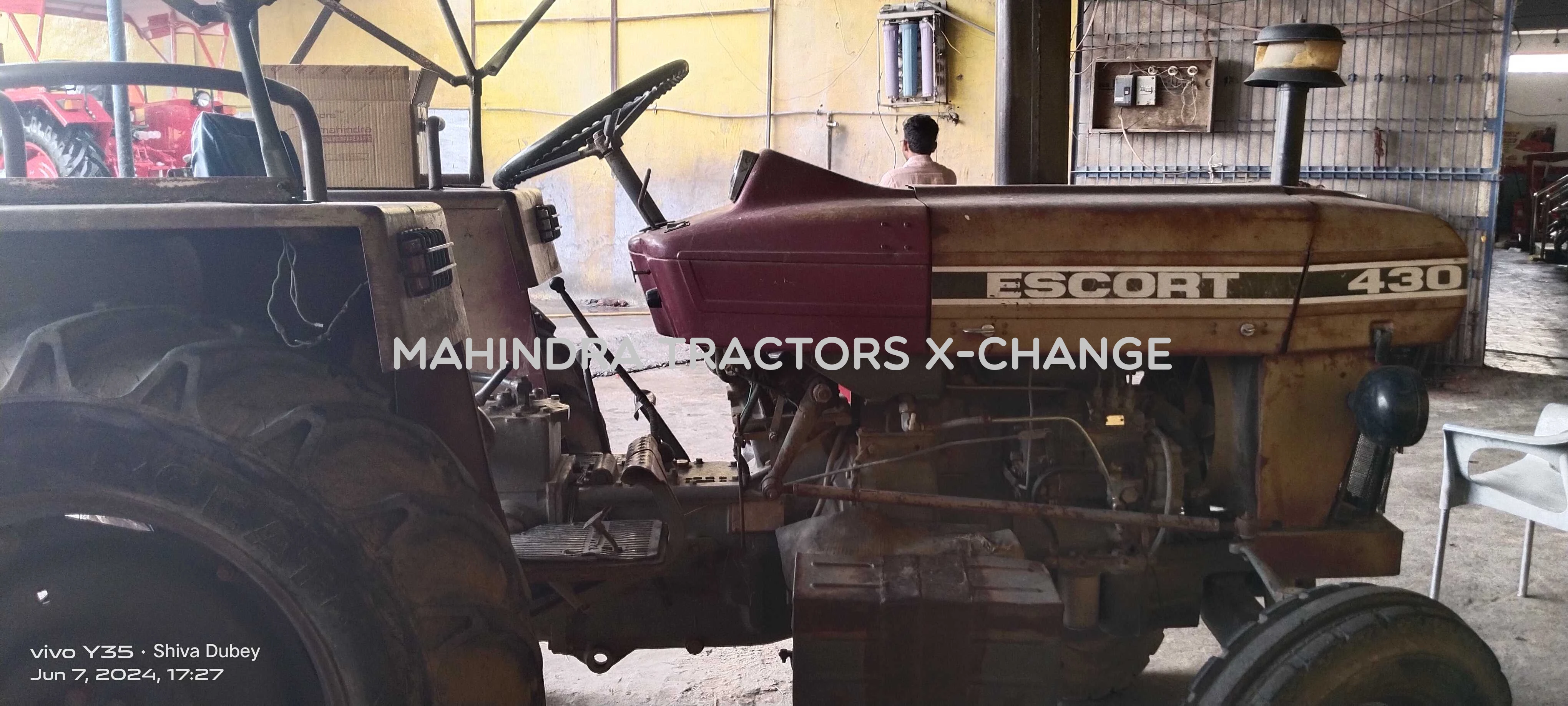 2000 Escorts Steeltrac-3