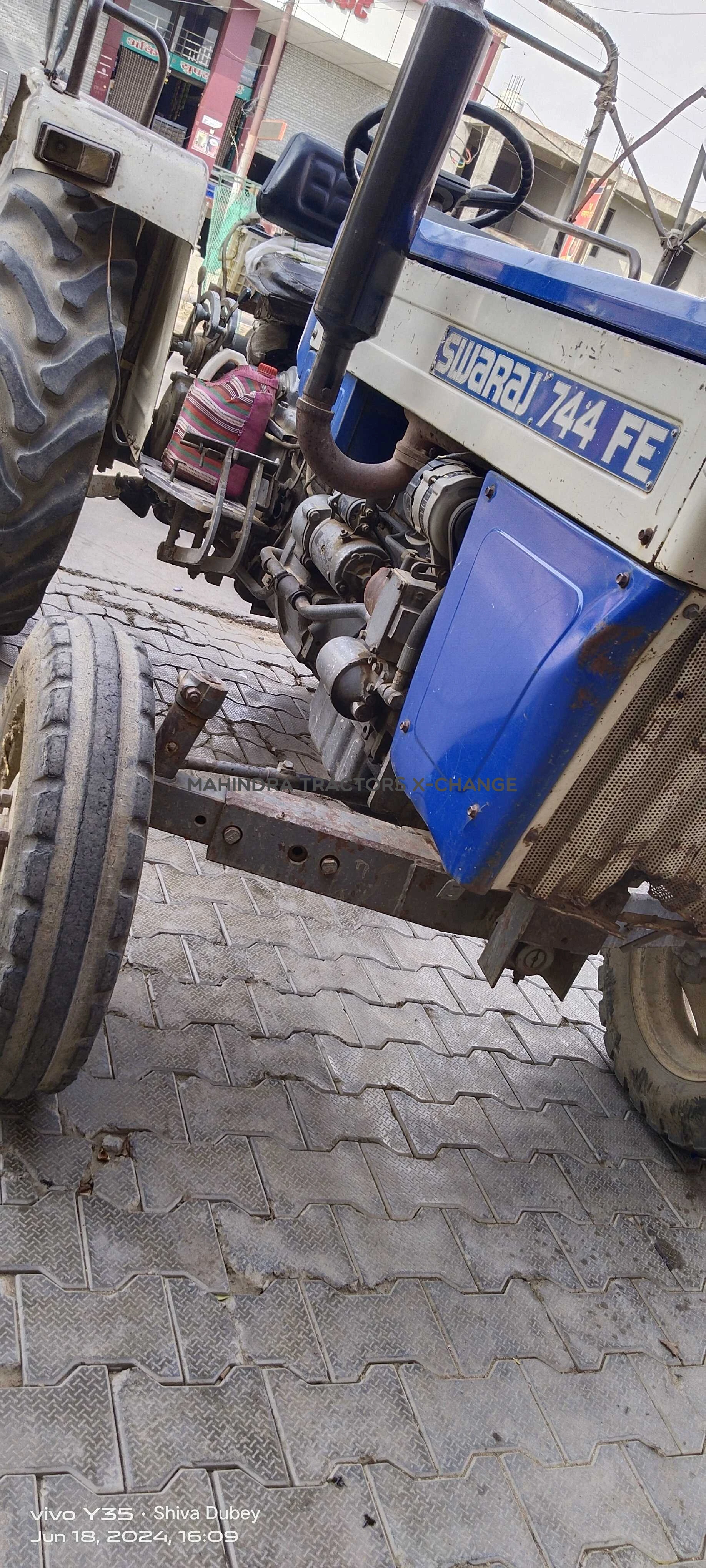 2000 Swaraj 744 FE-4