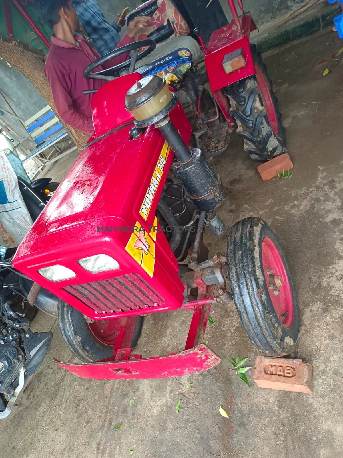 2011 Mahindra 215 Yuvraj NXT-4