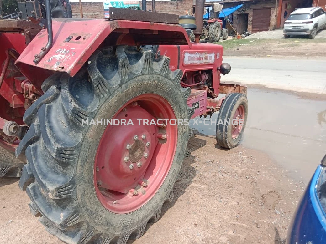 2011 Mahindra 475 DI-2