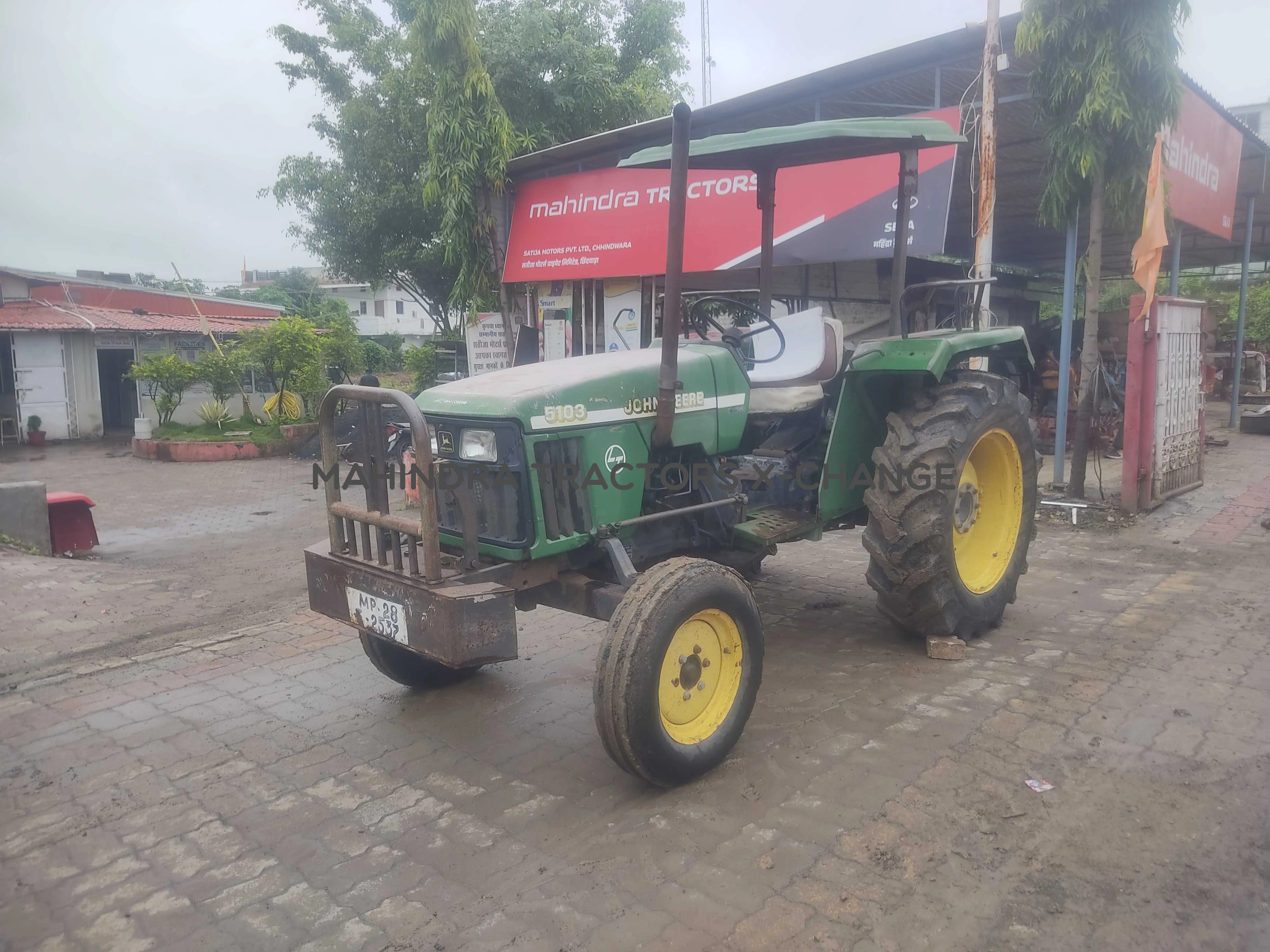 2001 John deere 5105-3
