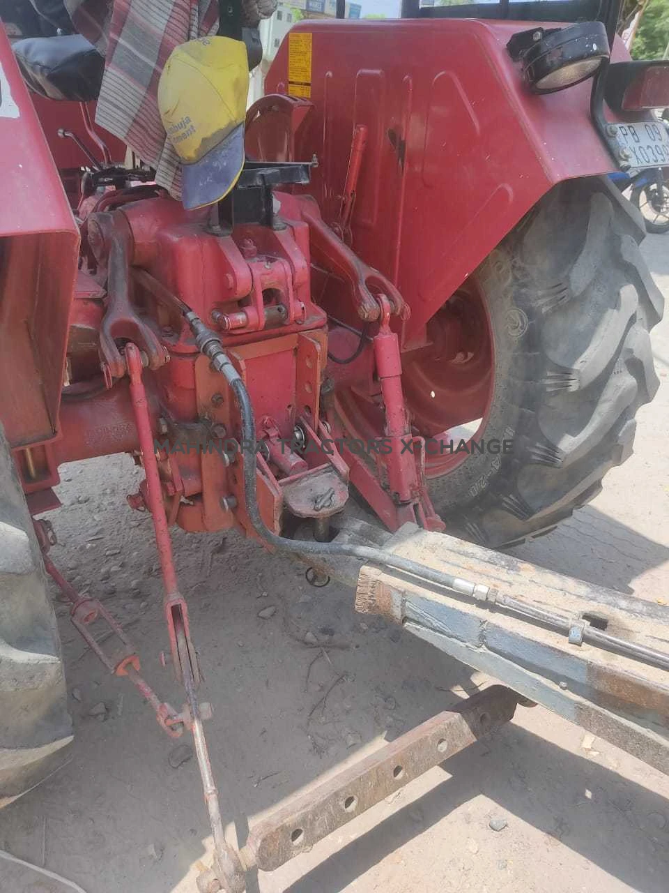 2010 Mahindra 275 DI Sarpanch-3