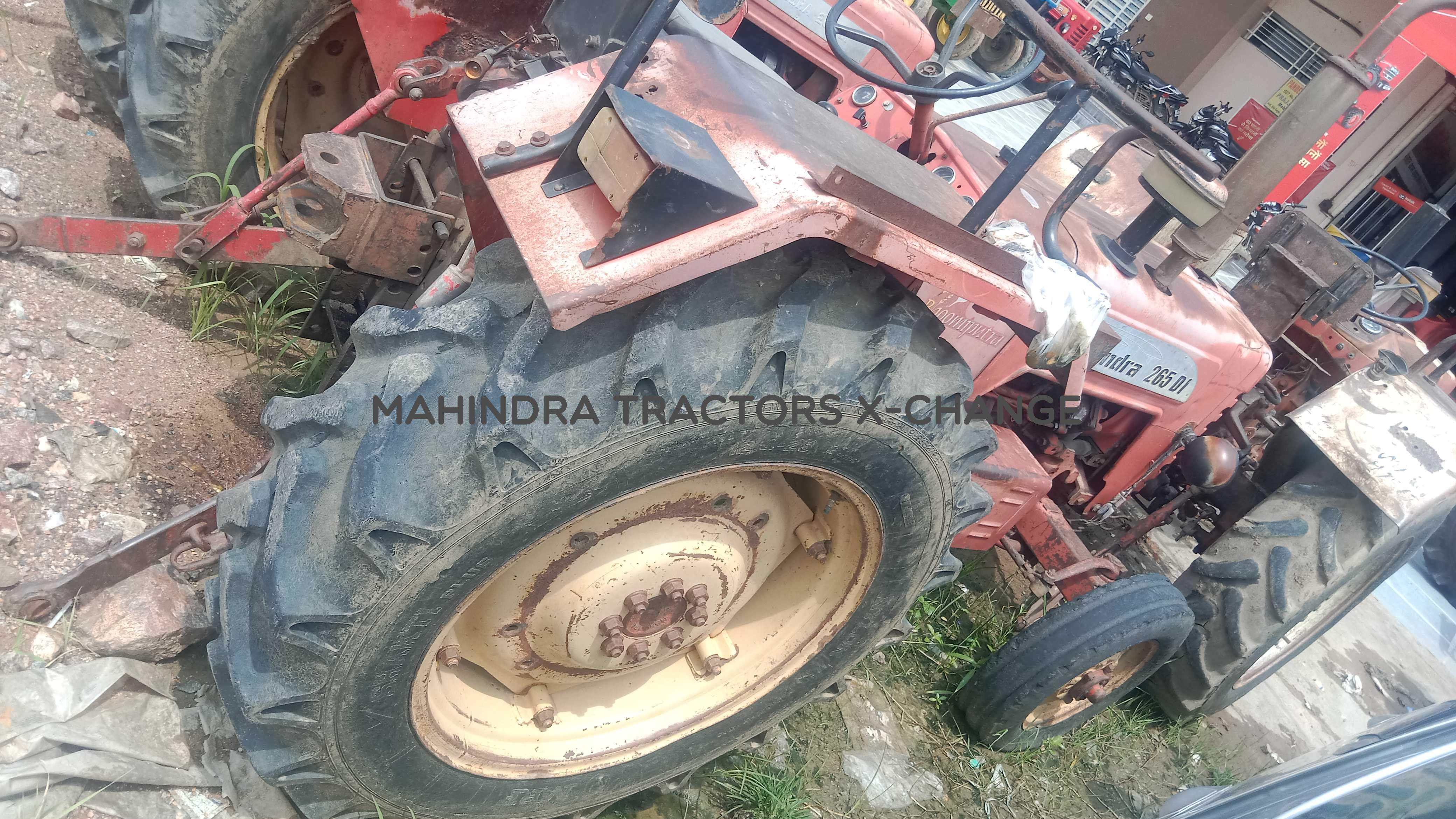 2000 Mahindra 265 DI-1