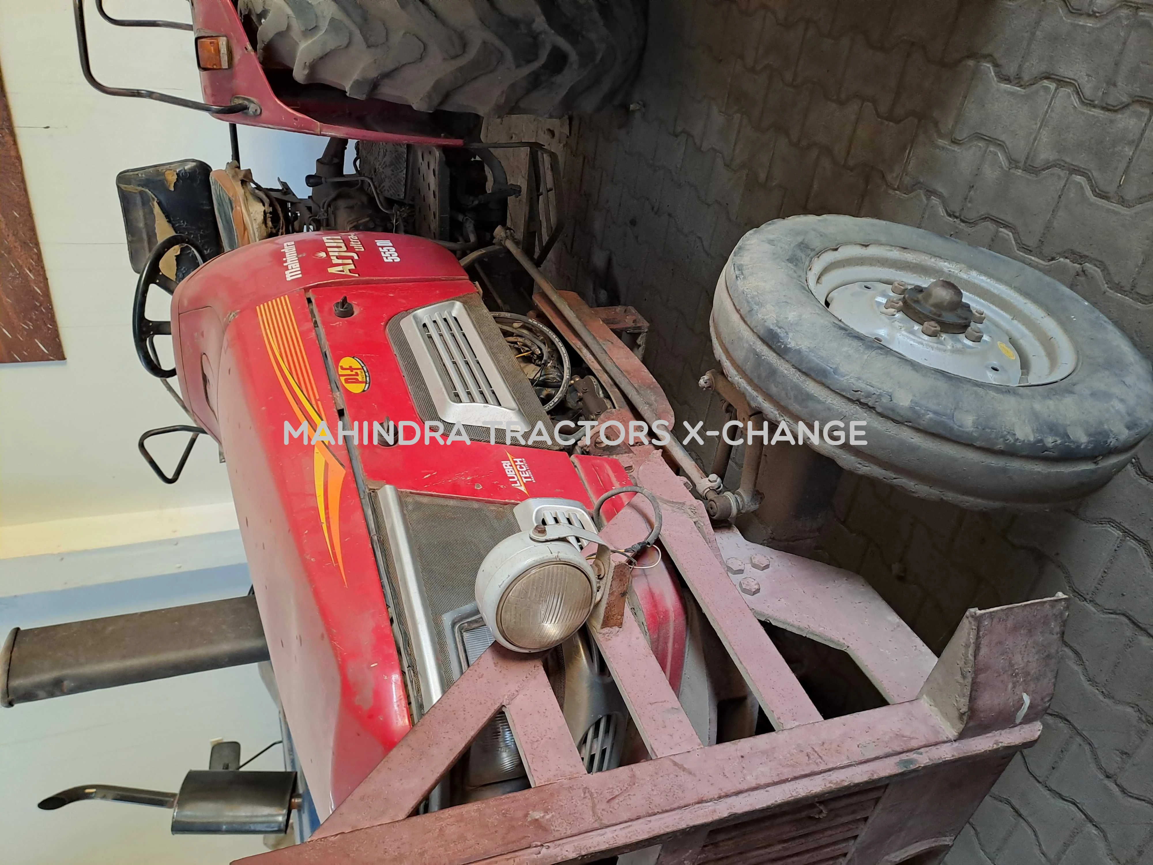 2011 Mahindra Arjun 555 DI-1