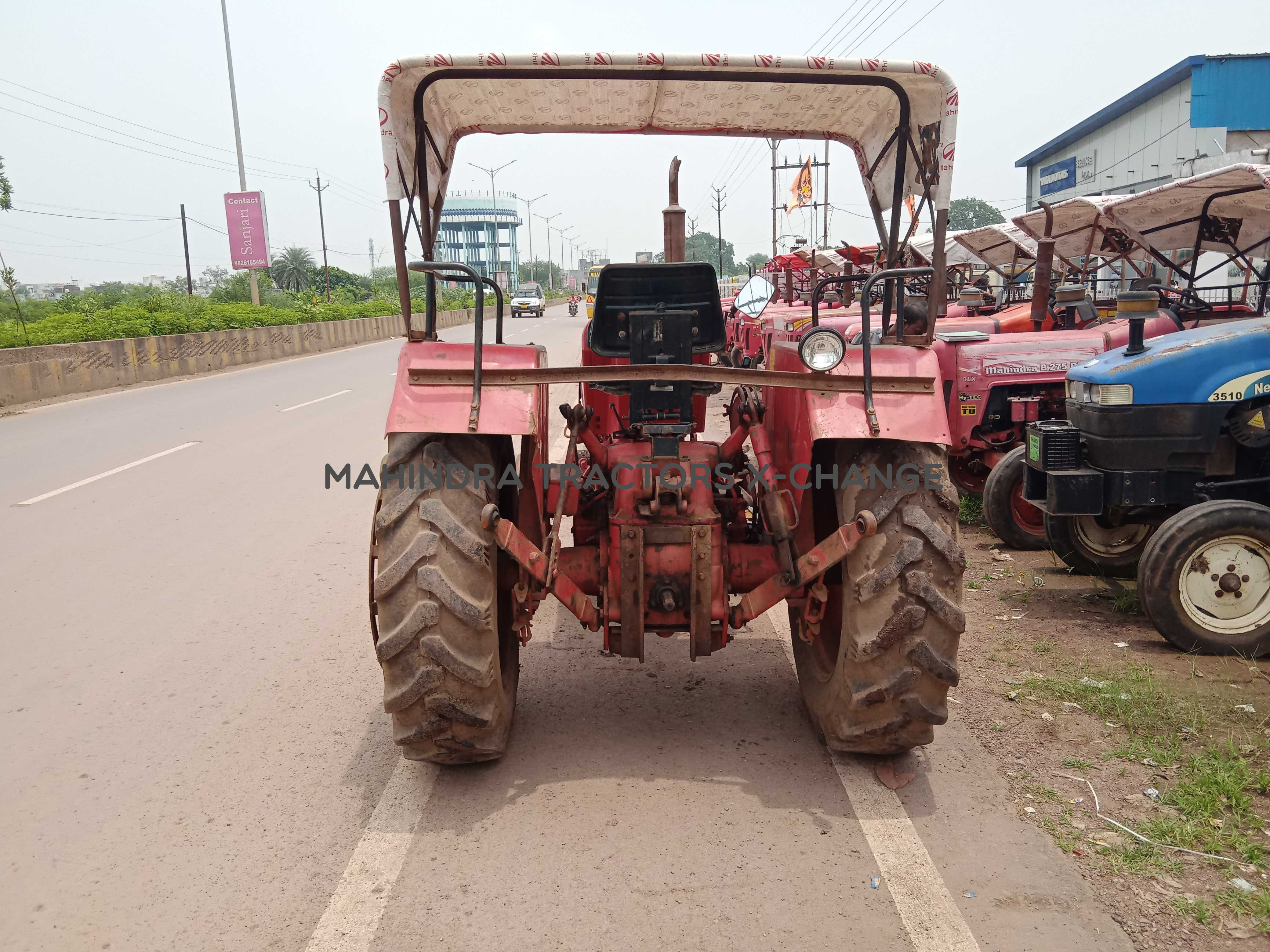 2011 Mahindra 275 DI TU-2