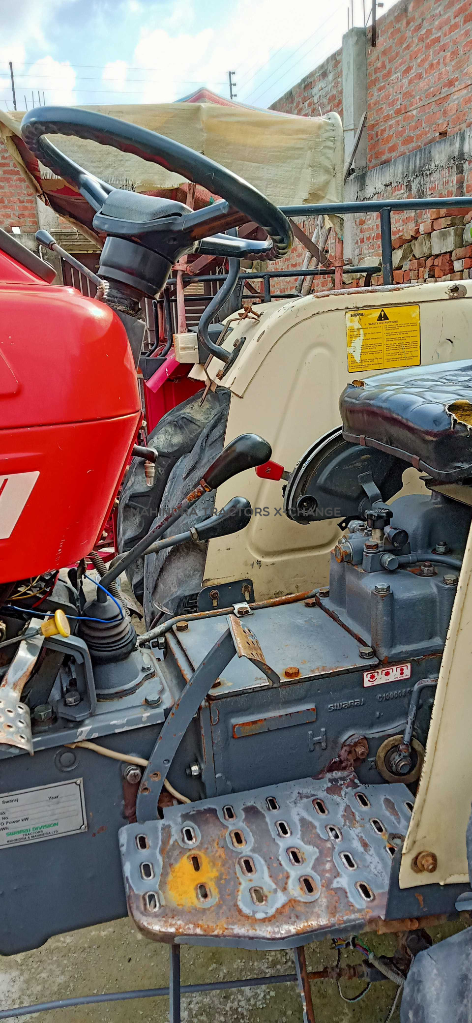 2018 Swaraj 855 FE-3