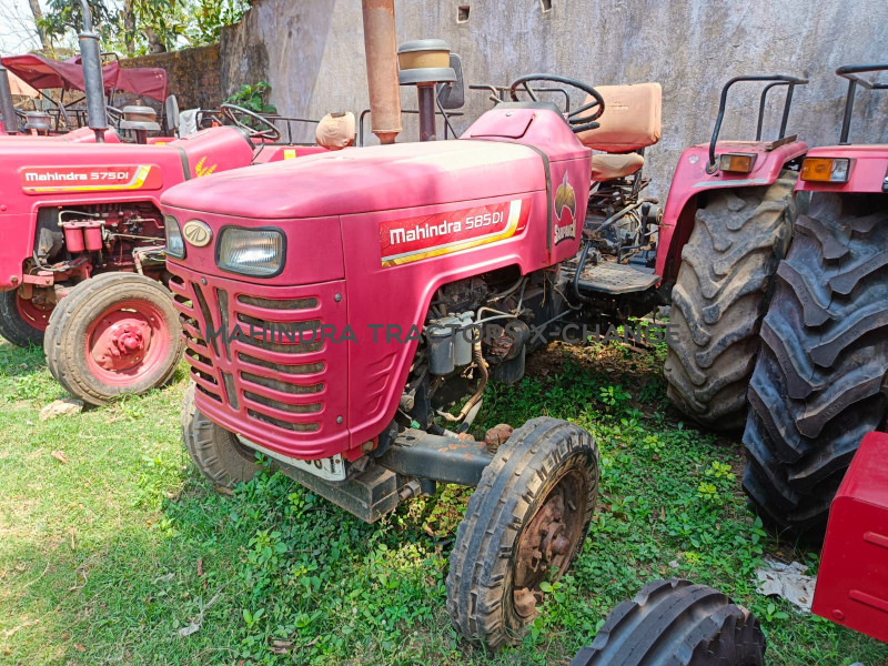 2018 Mahindra 585 DI NST-3