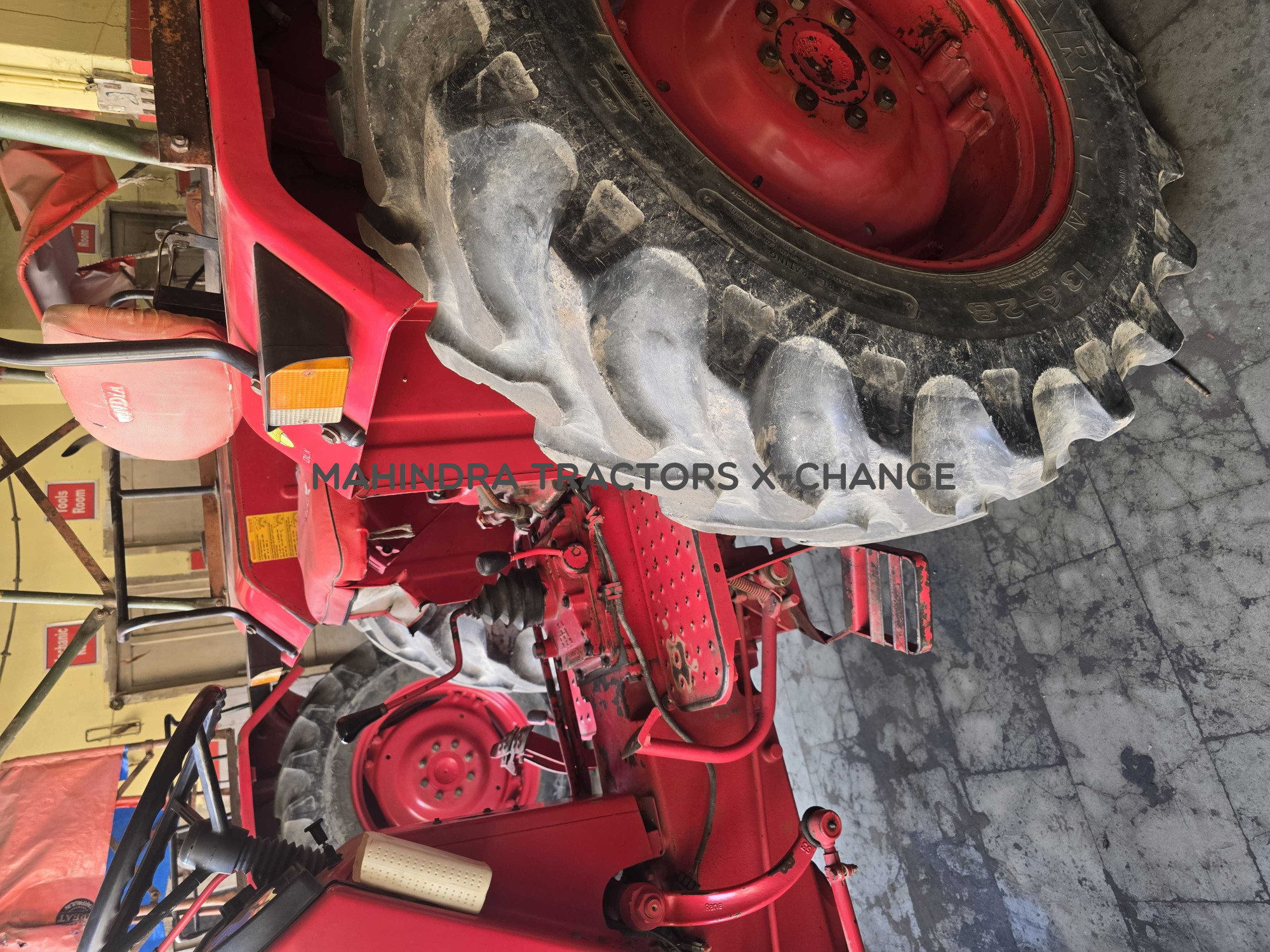 2015 Mahindra 475 DI-2