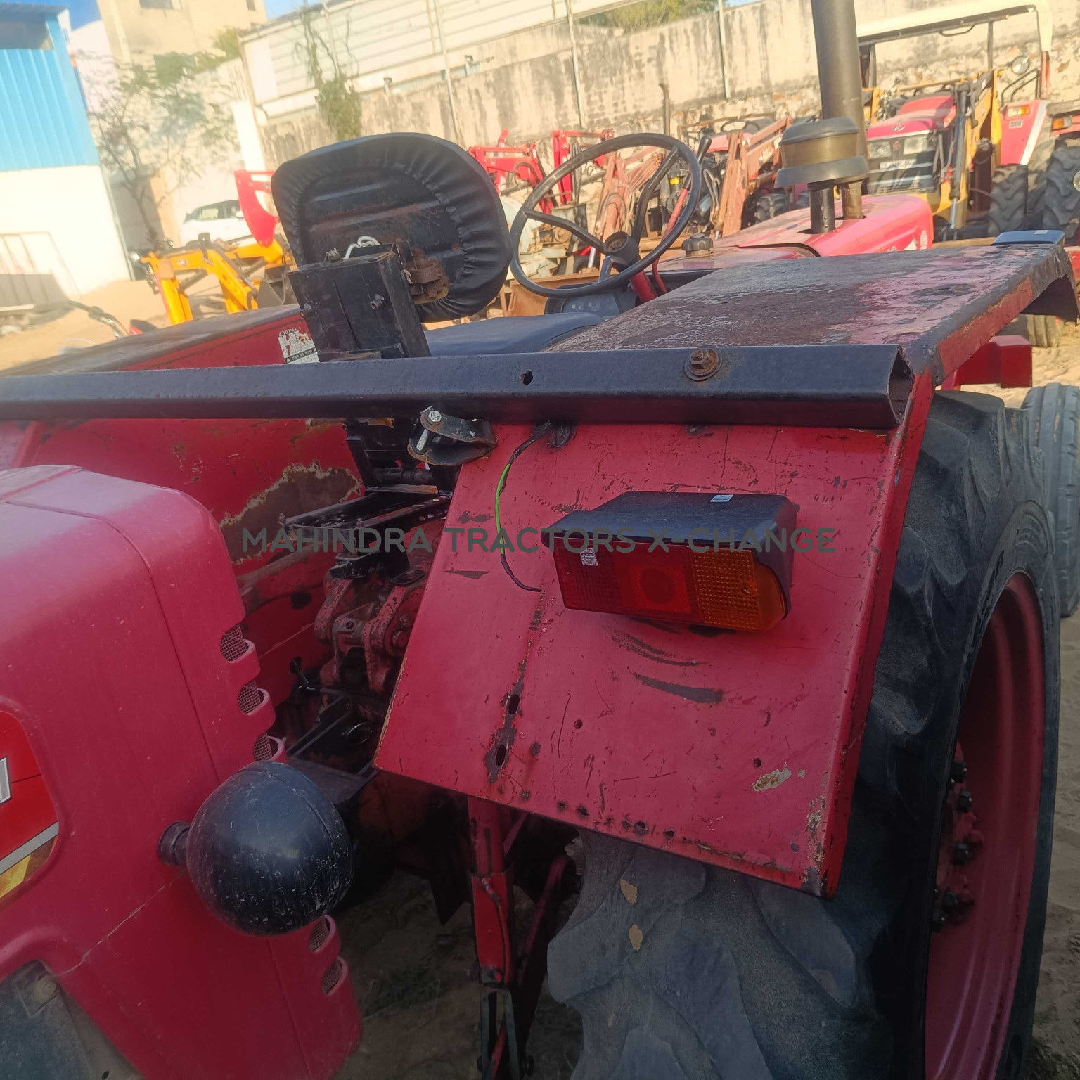 2011 Mahindra 475 DI-4