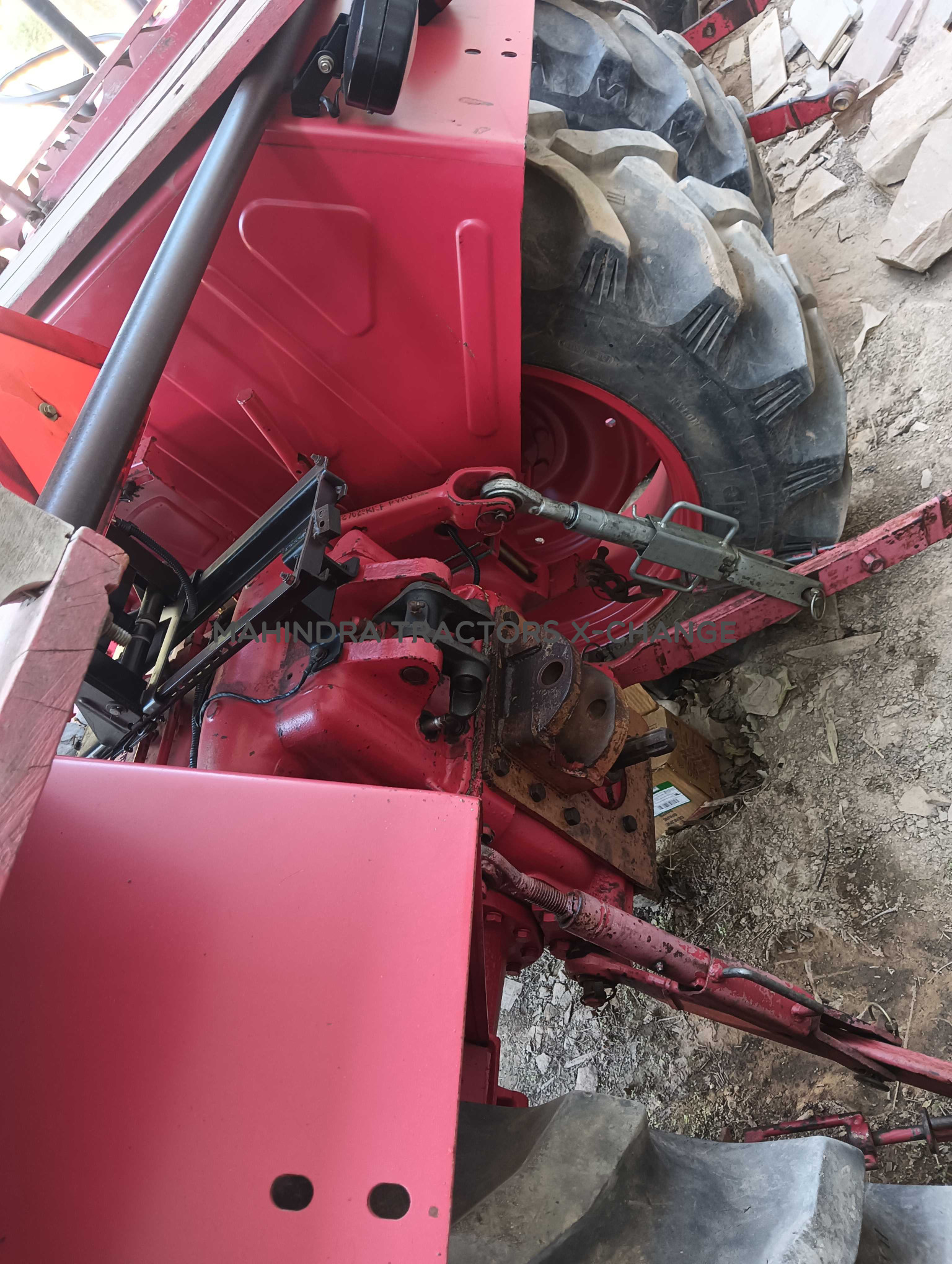 2015 Mahindra 415 DI-4