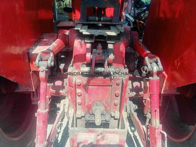 2000 Mahindra 585 DI Sarpanch-4
