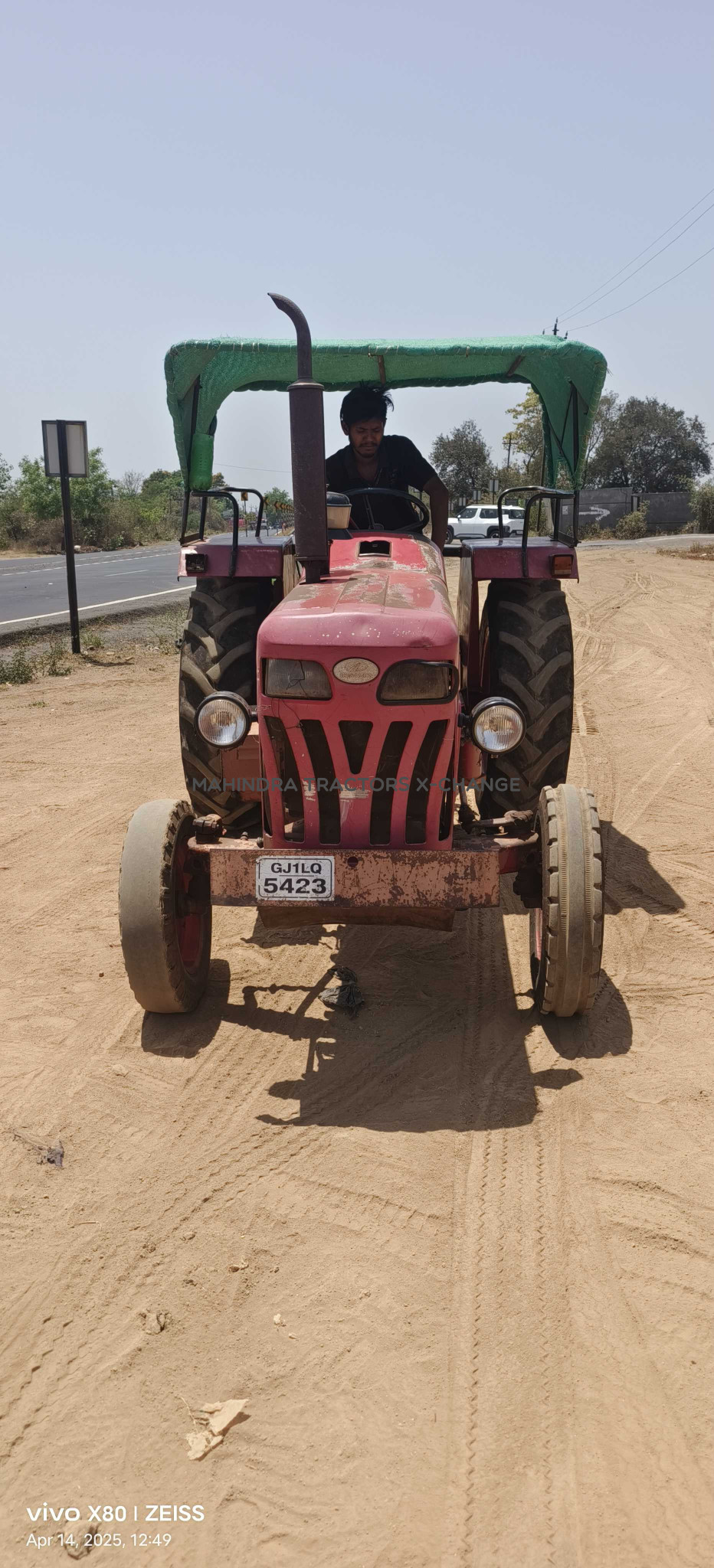 2011 Mahindra 575 DI-1