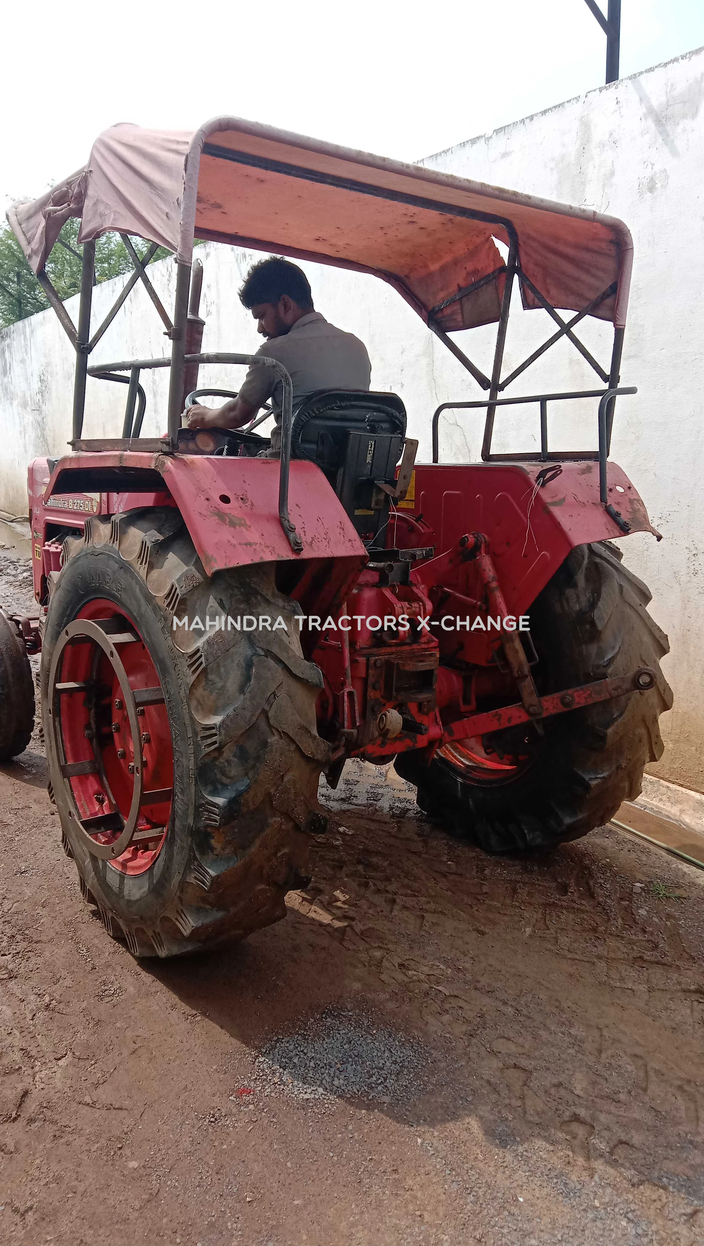 2013 Mahindra 275 DI-4