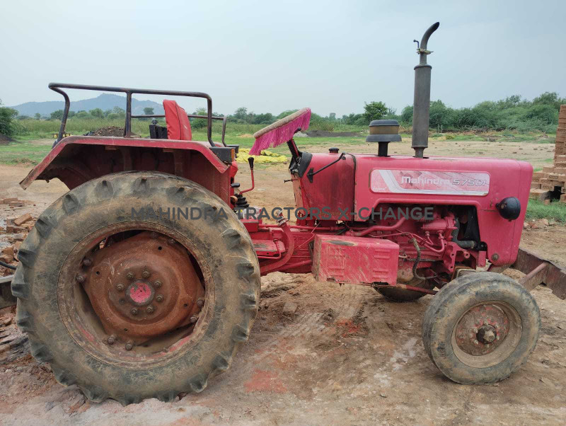 2015 Mahindra 575 DI-4