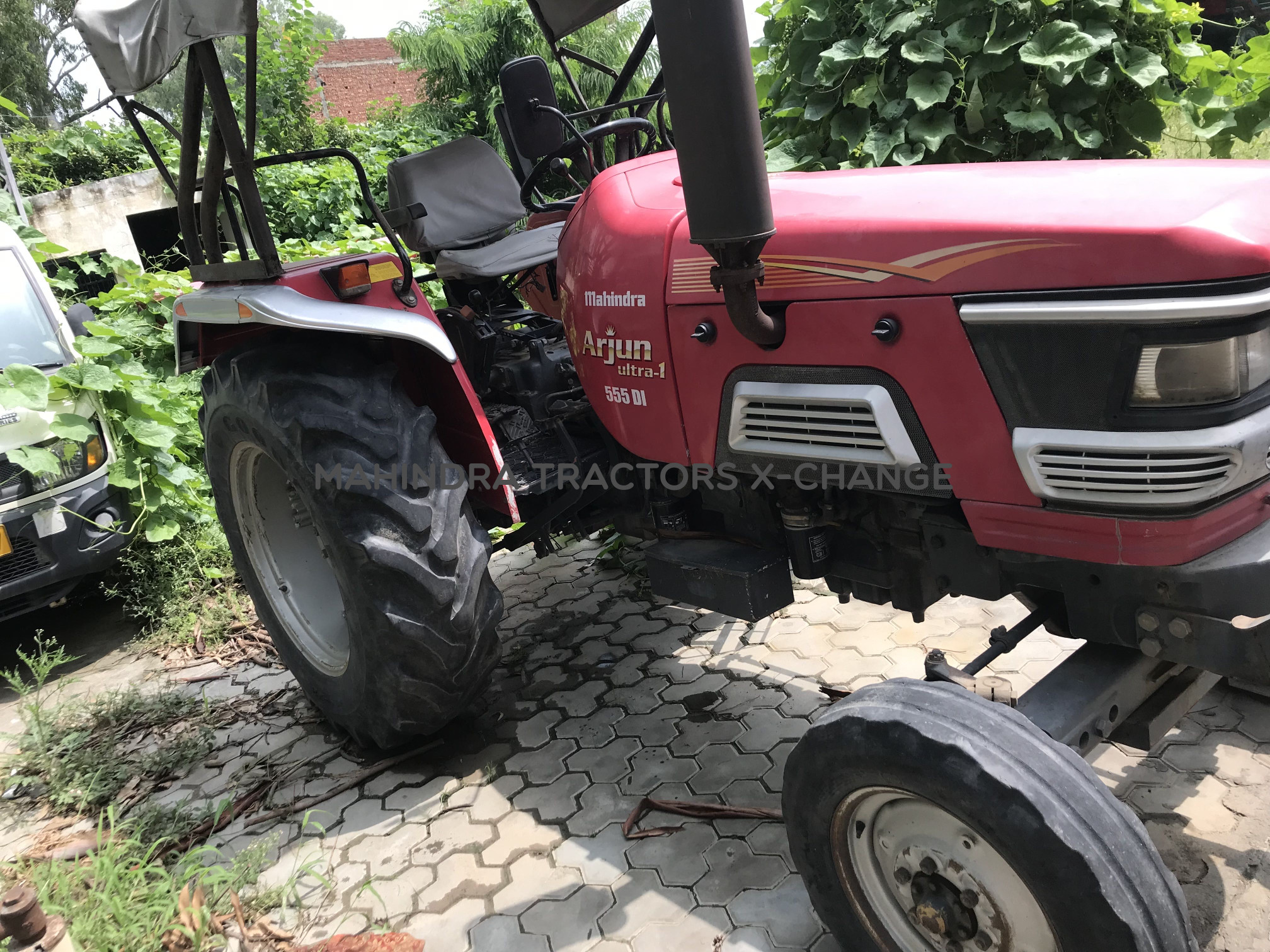 2011 Mahindra Arjun 555 DI-2