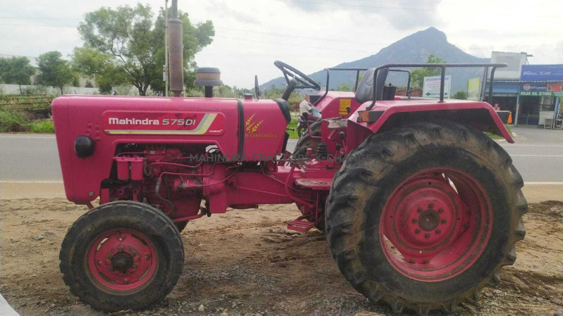 2017 Mahindra 575 DI-4