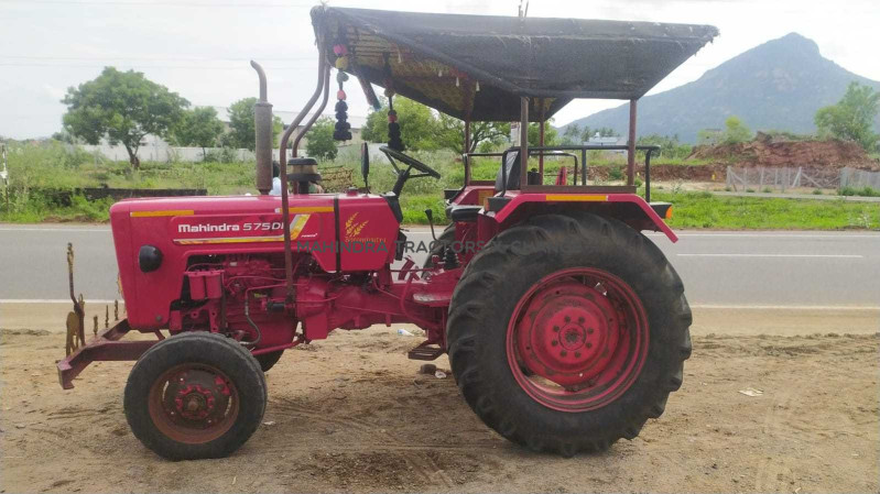 2021 Mahindra 575 DI-3